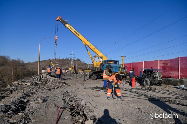 В Белгороде возобновили ремонт моста на Студенческой