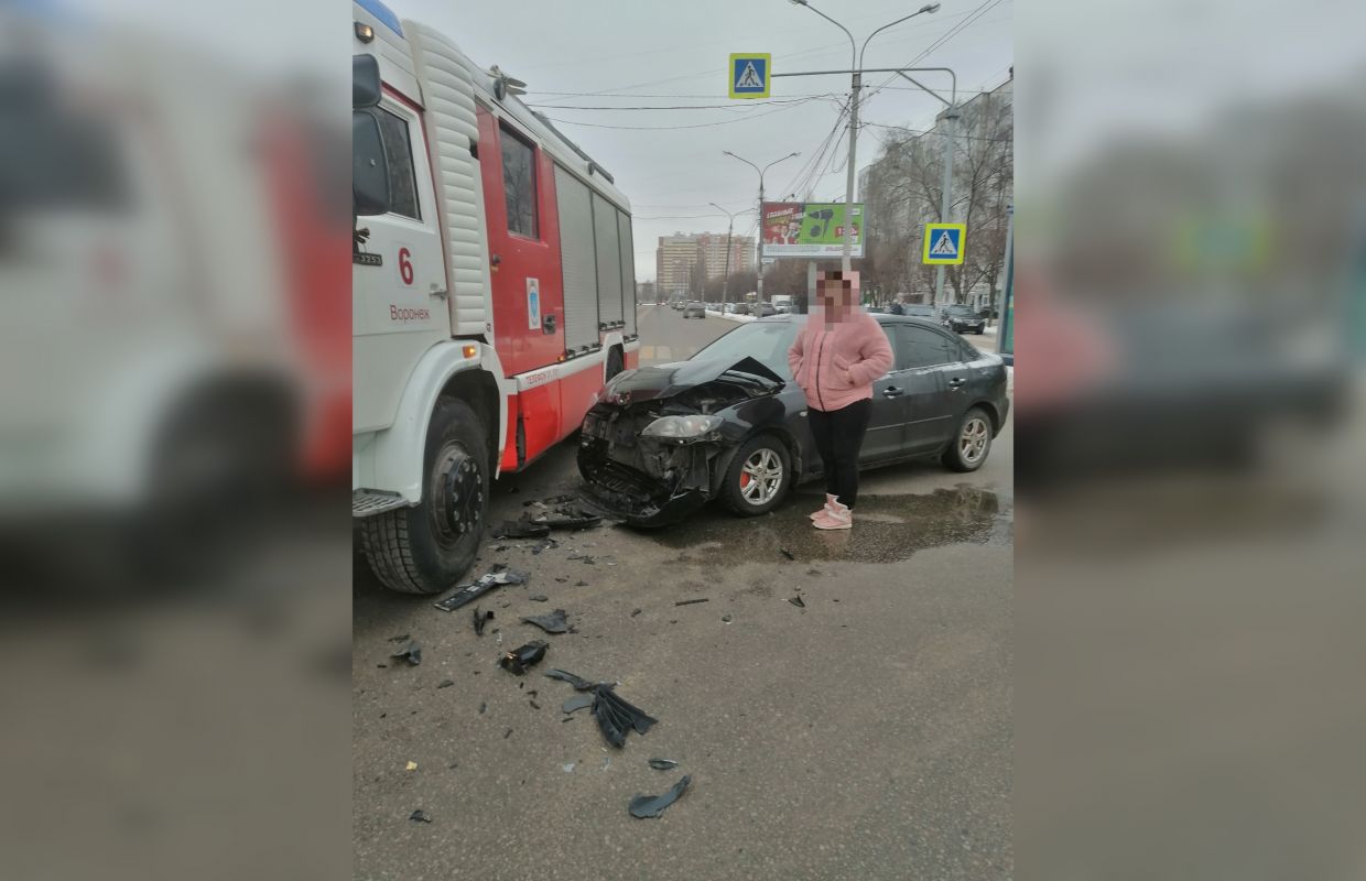 Спешившая на вызов пожарная машина попала в ДТП в Воронеже - Новости  Белгорода