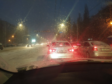 Белгород встал в снежных пробках