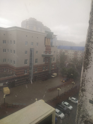 На Белгород обрушился сильнейший ливень с градом