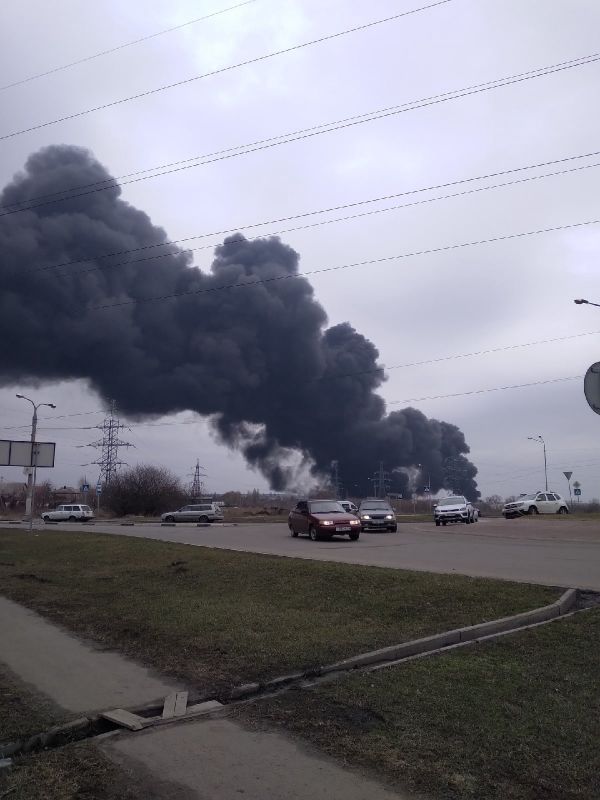 Пожар на нефтебазе в Белгороде тушат 170 человек