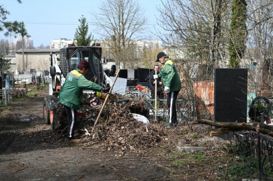 В Белгородской области стартовала уборка кладбищ