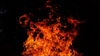В Белгородской области в горящем сарае погиб мужчина