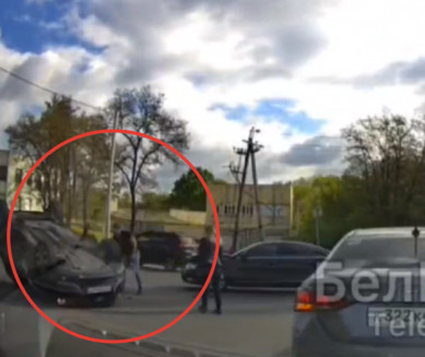 В Белгороде перевернулся автомобиль