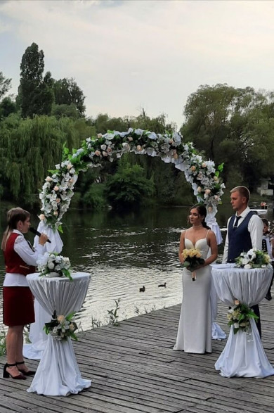 В Белгороде впервые официально зарегистрировали брак на набережной