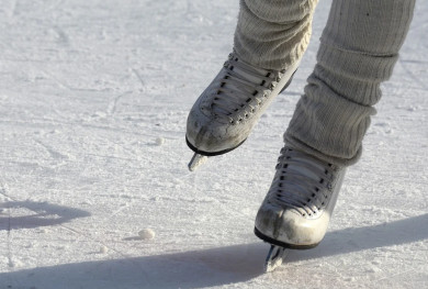 В Белгороде школьники пытались поиграть в хоккей и чуть не погибли