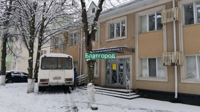 В Белгороде автобус влетел в здание станции скорой помощи