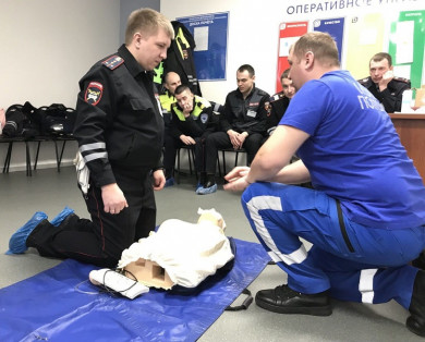 Белгородские сотрудники ДПС учатся помогать пострадавшим в авариях