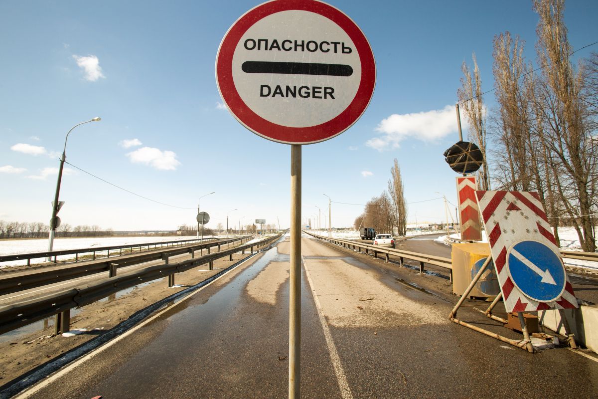 Жители Старого Оскола жалуются на ямы на дорогах&nbsp;