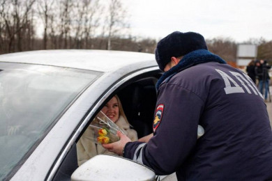 На дорогах Белгородской области появились «цветочные патрули»