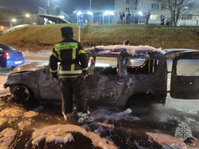 В Белгороде на Харгоре сгорела машина