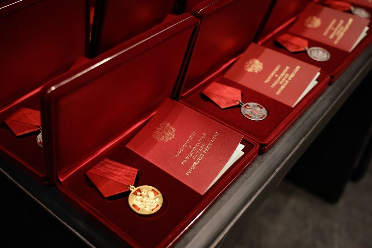 Вячеслав Гладков вручил государственные и&nbsp;региональные награды белгородцам