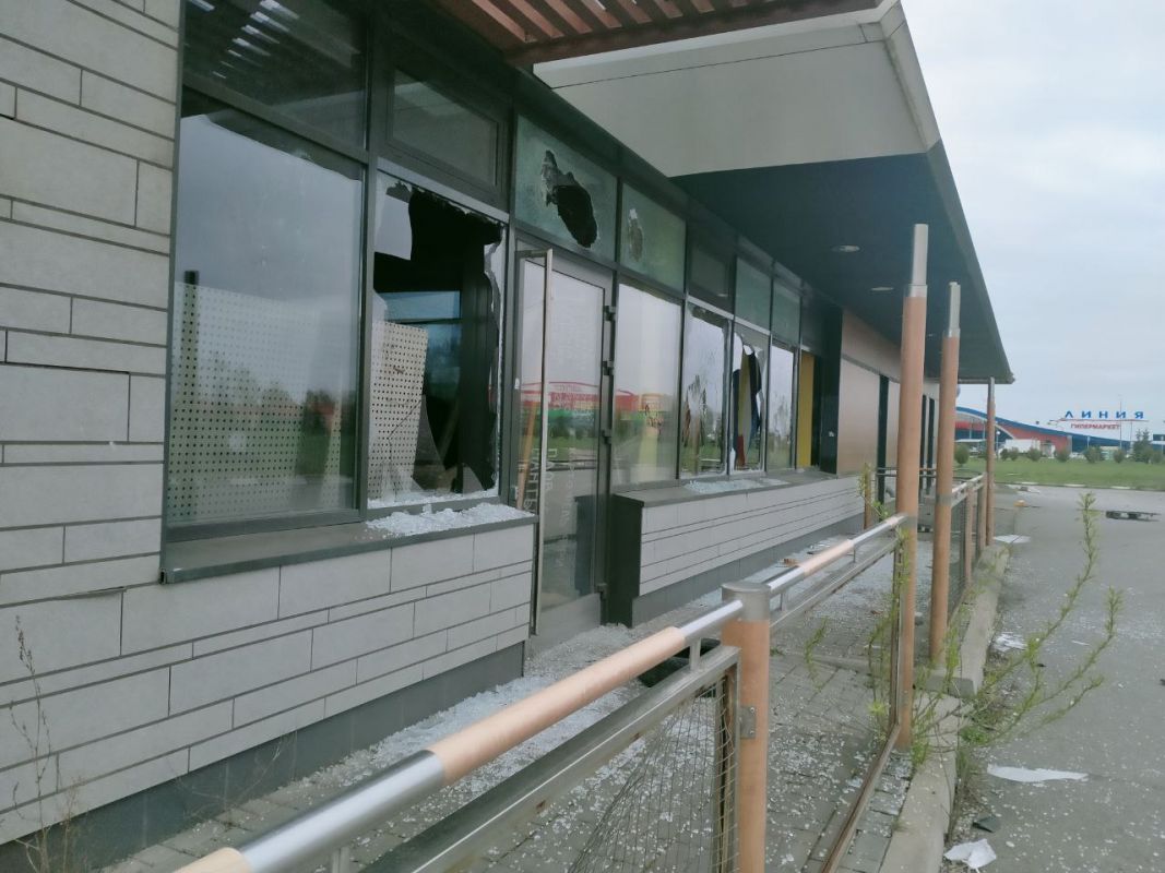 В Строителе вандалы разгромили здание бывшего «Макдоналдса»