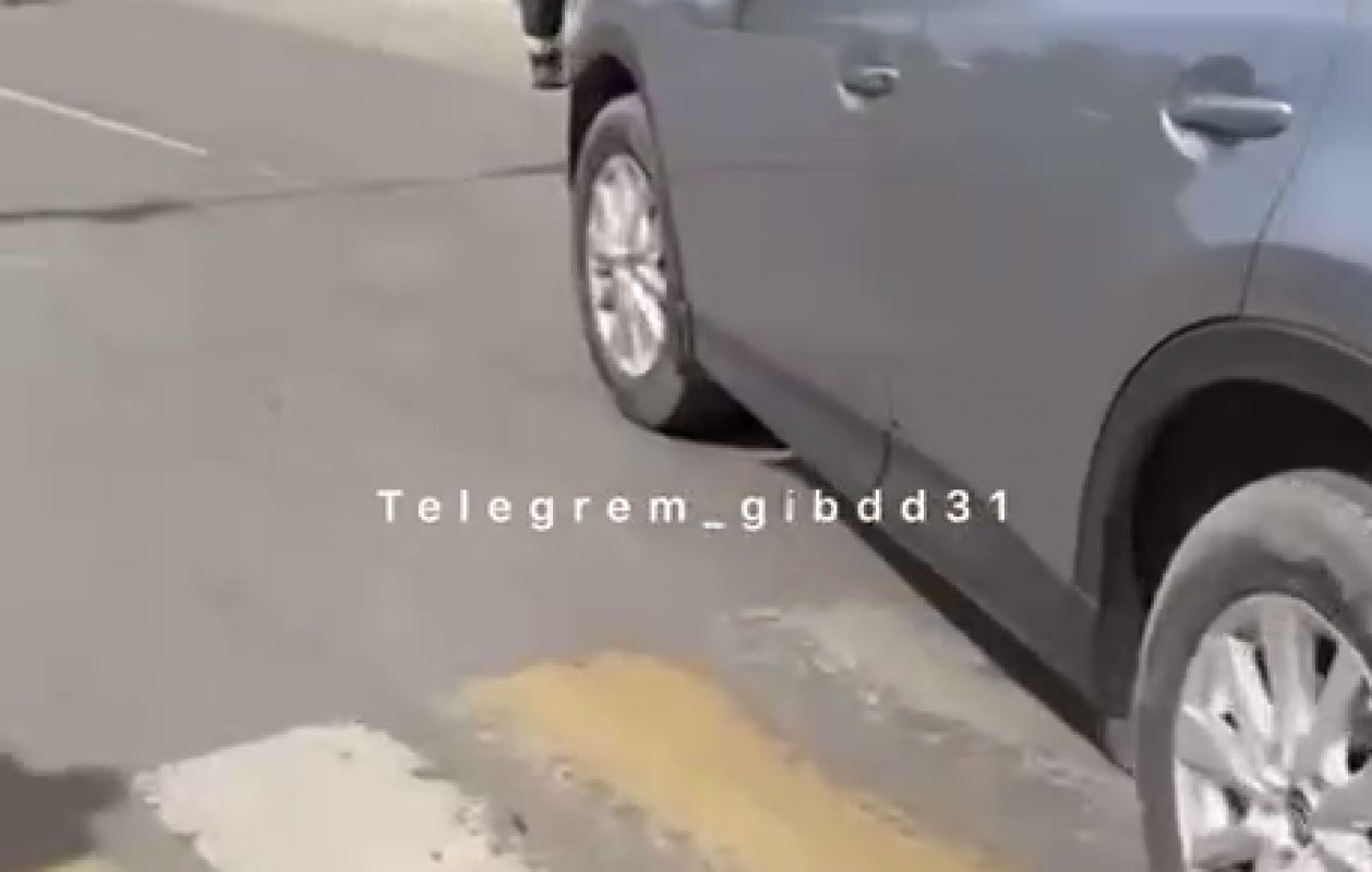 В Валуйках иномарка сбила сразу двух женщин