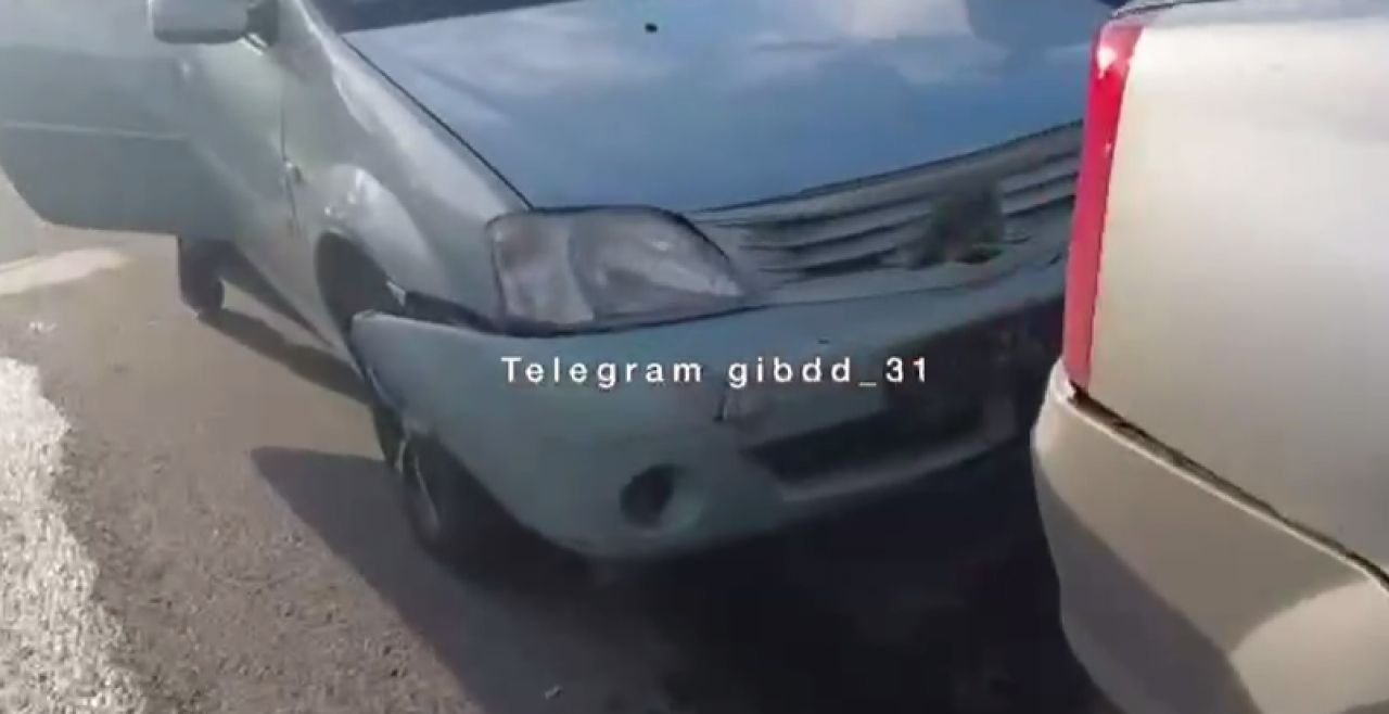 В Белгороде три машины столкнулись паровозиком