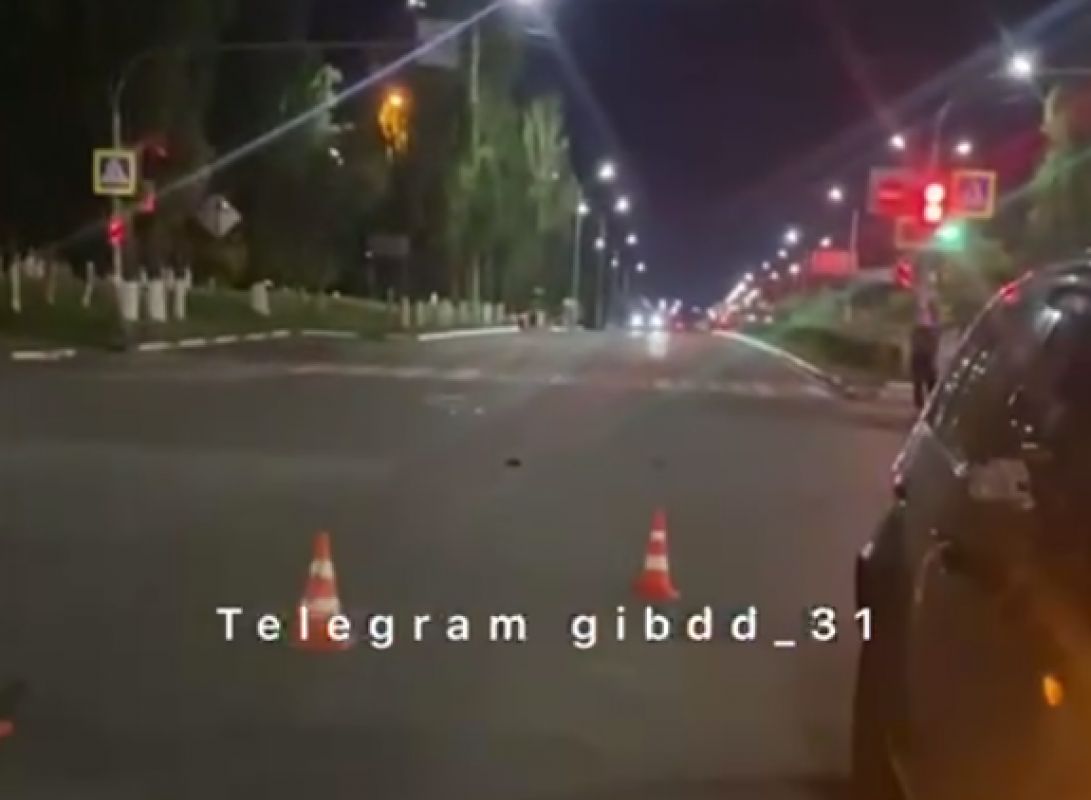 В Старом Осколе девушка переходила дорогу на красный свет и попала под машину