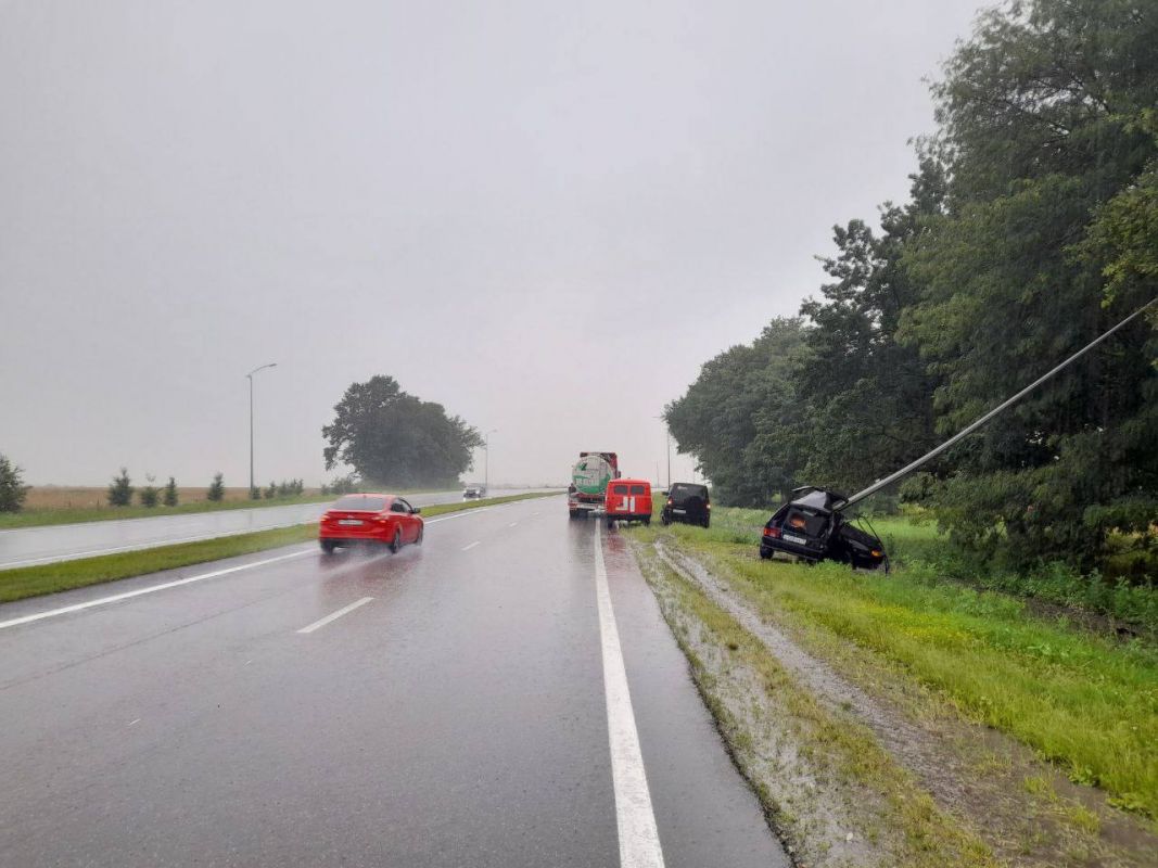 В Белгородской области молодой водитель влетел в столб
