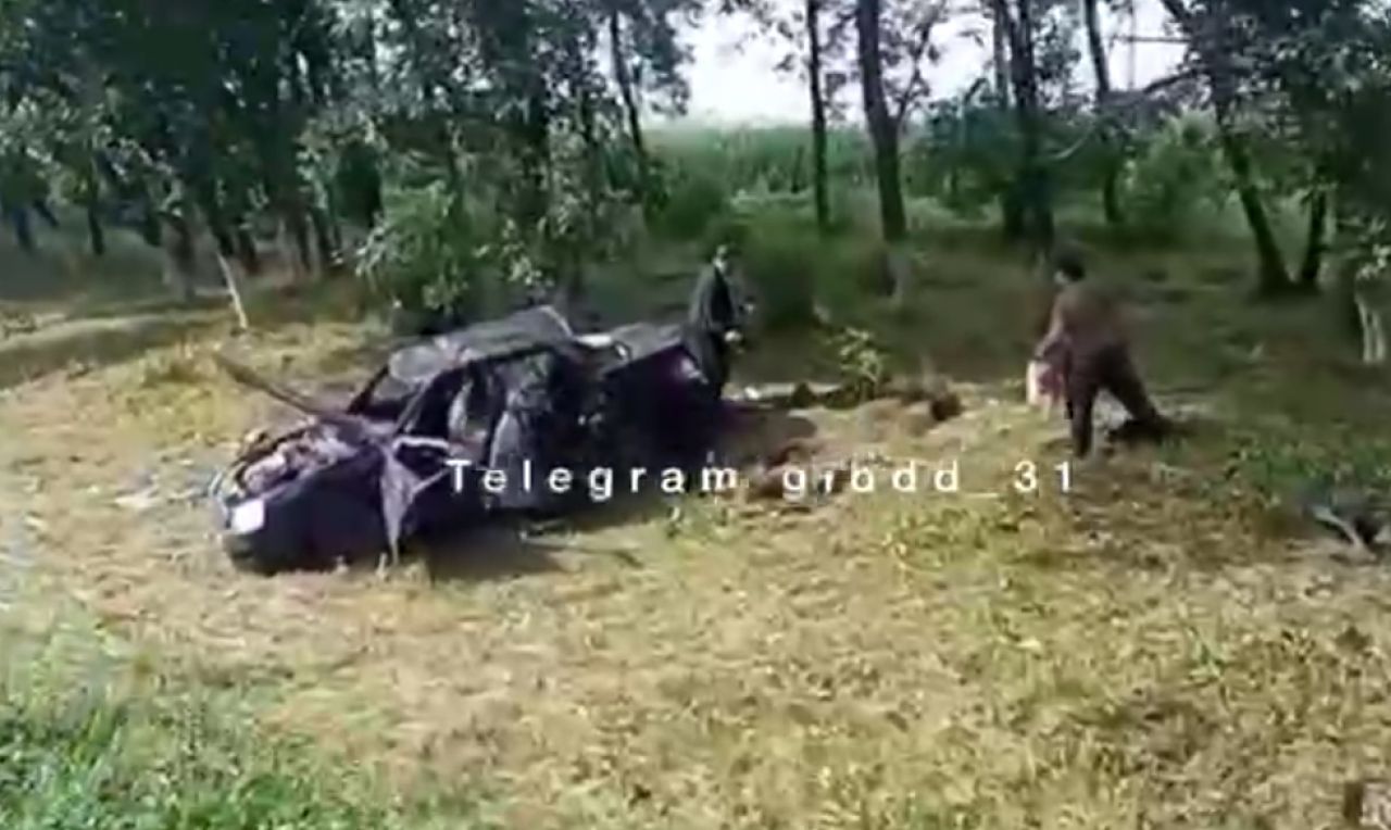 В Белгородской области с трассы вылетела машина – пострадал подросток