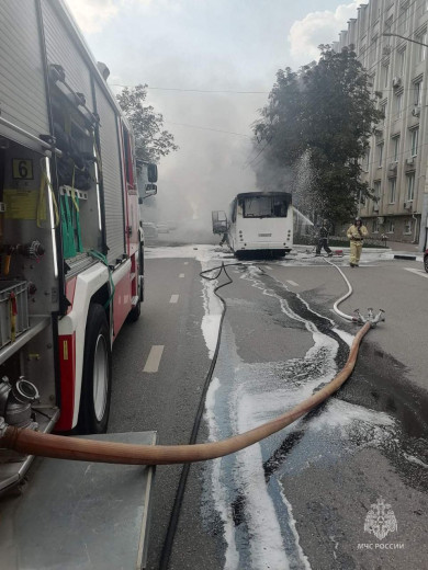 В МЧС назвали причину пожара в автобусе