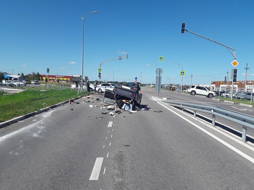 Белгородские полицейские прокомментировали аварию с перевернутой «Окой»