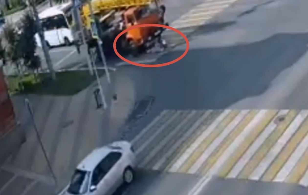 КамАЗ сбил пешехода в центре Белгорода
