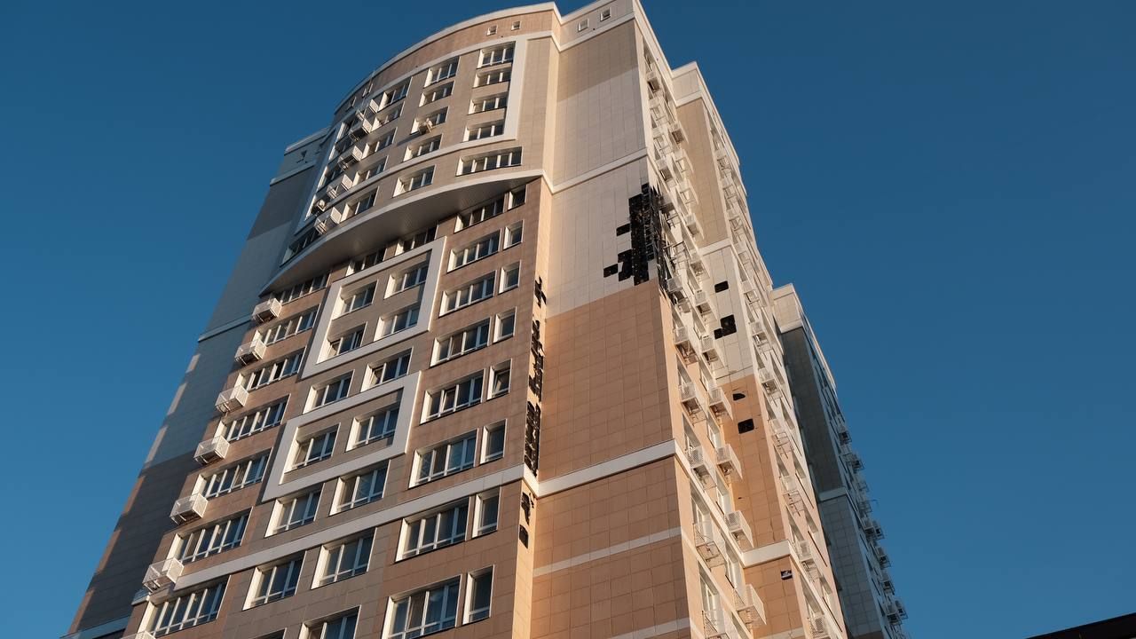 В Белгороде беспилотник разгромил многоквартирный дом