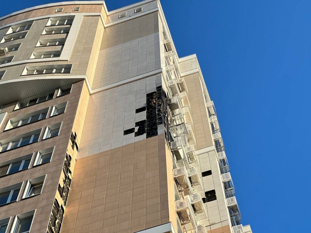 В Белгороде высотку обследовали после попадания беспилотника