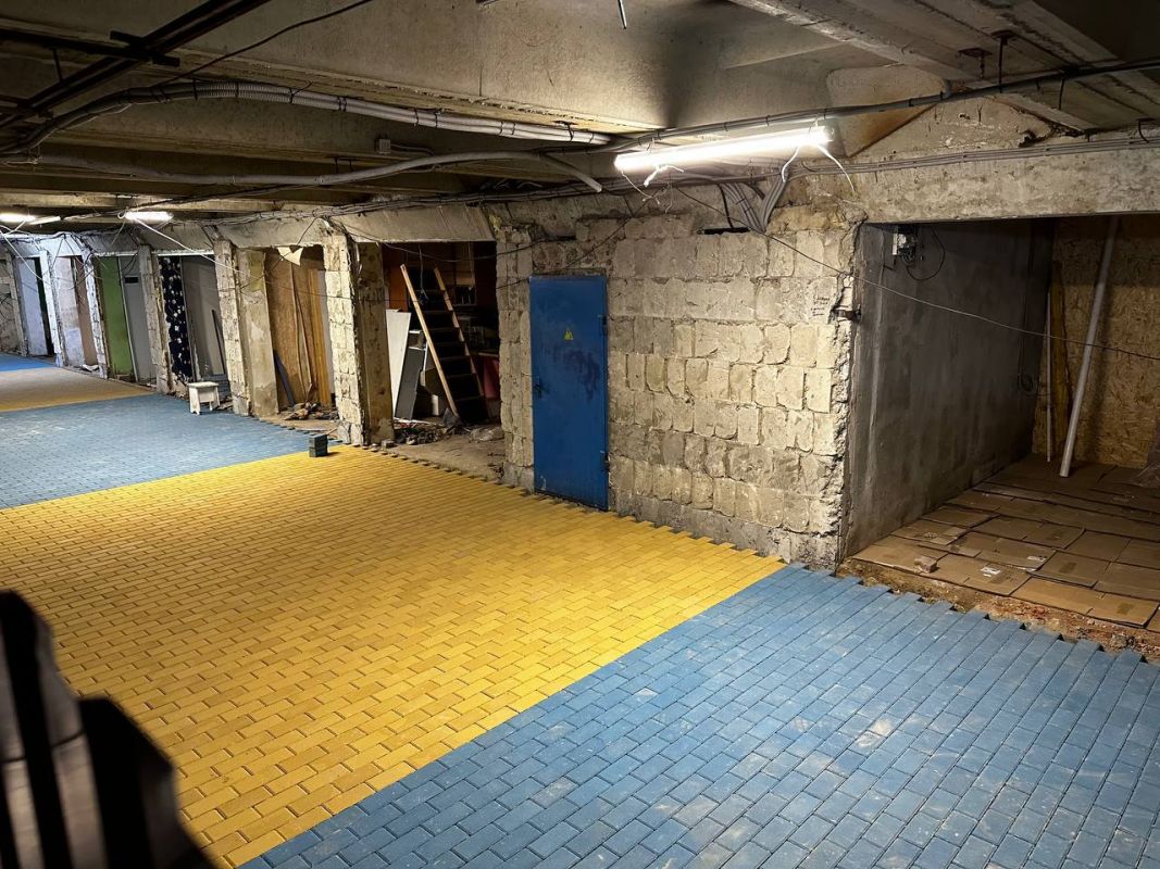 В Белгороде подземку отделали в цветах украинского флага