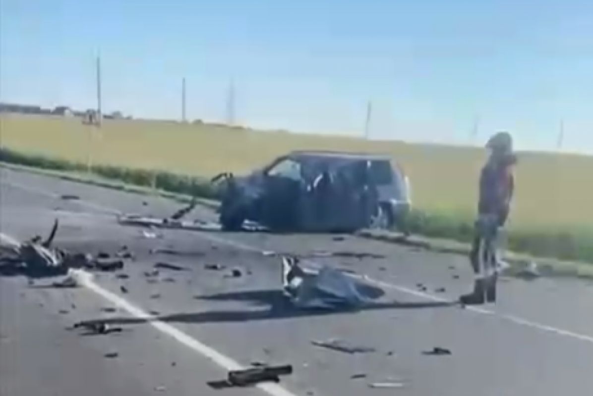 В Белгородской области водитель внедорожника погиб под колесами большегруза