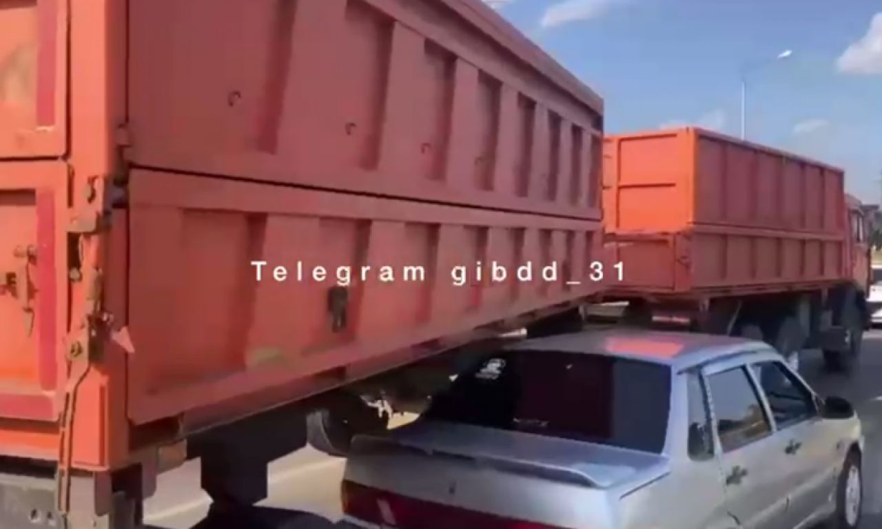 В Шебекино грузовик сбил школьника