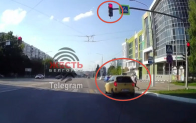 В Белгороде водитель нарушил правила и чуть не сбил пешеходов