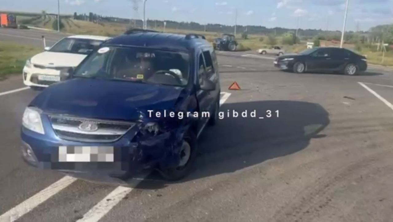 В Белгородской области пенсионер пострадал в тройном ДТП с эвакуатором