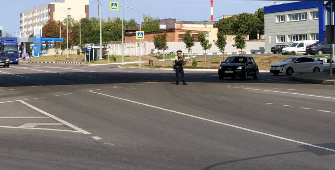 В Белгороде на пересечении Сумской и Чичерина работает регулировщик