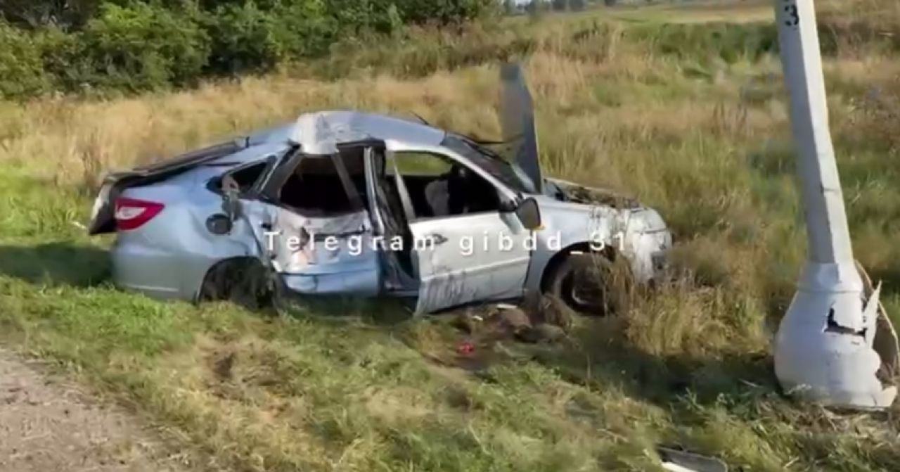 В Белгородской области машина влетела в&nbsp;столб — погиб пассажир