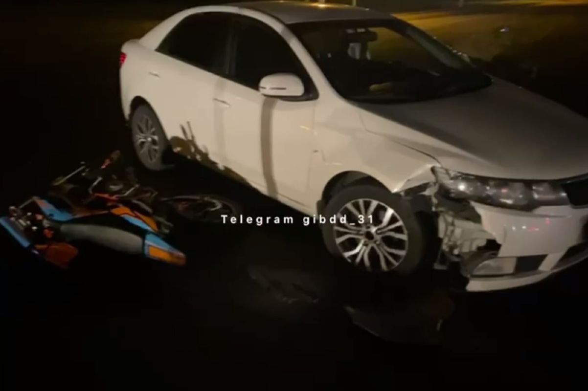 В Стрелецком машина сбила питбайк с девушкой-подростком