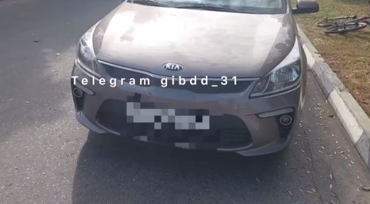 В Старом Осколе машина подрезала и сбила велосипедистку