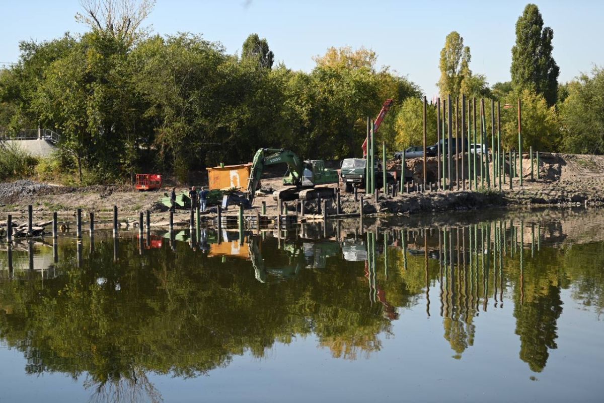 В Белгороде на набережной начал вырисовываться настил