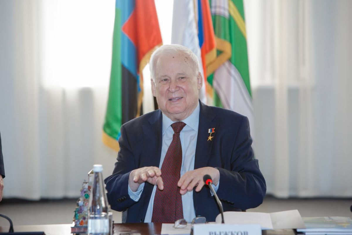 Николай Рыжков досрочно сложил полномочия