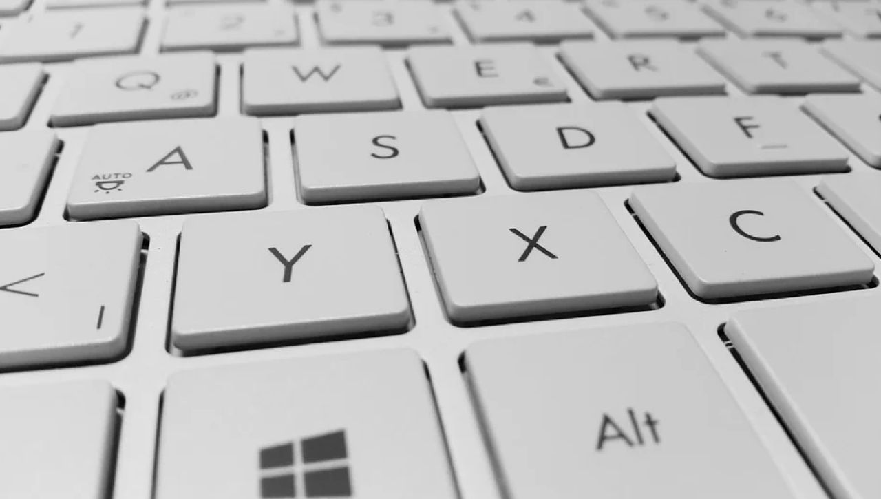 Белгородец украл игровую консоль из пункта выдачи заказов