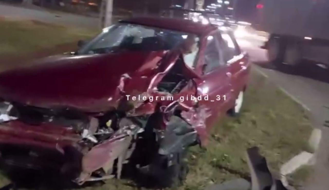 В Старом Осколе три машины попали в жесткое ДТП