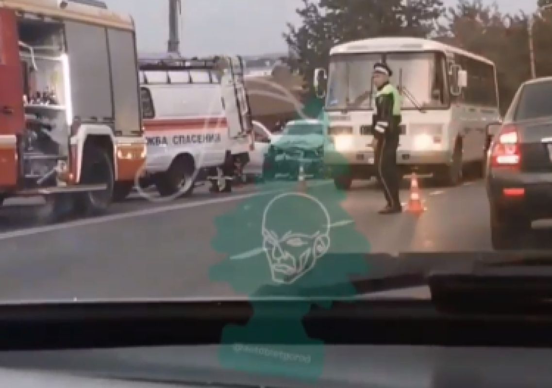 Массовое ДТП парализовало улицу Костюкова