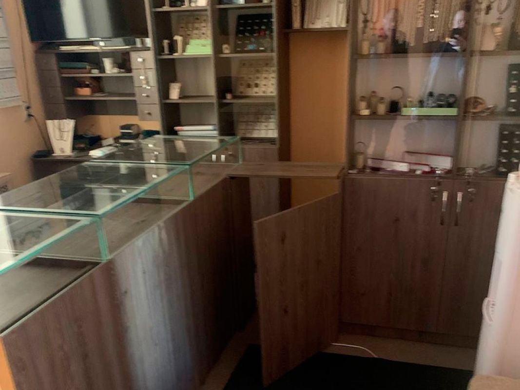 В центре Белгорода вскрыли и обокрали ювелирную мастерскую