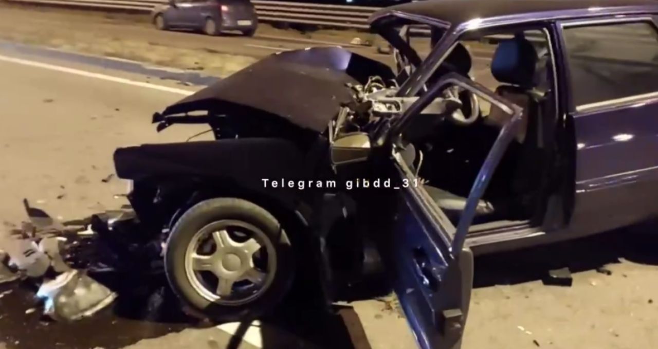 На объездной в Старом Осколе две машины попали в жесткое ДТП