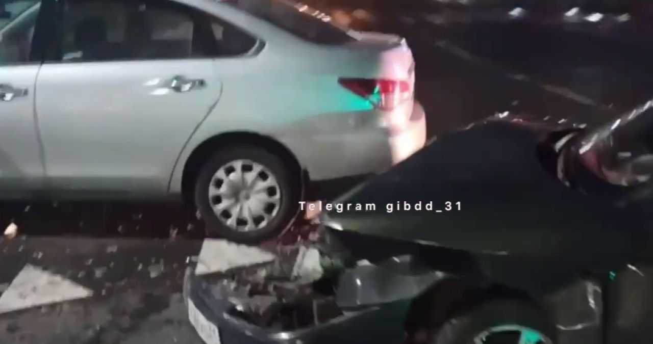 В Северном в столкновении двух машин пострадала маленькая девочка