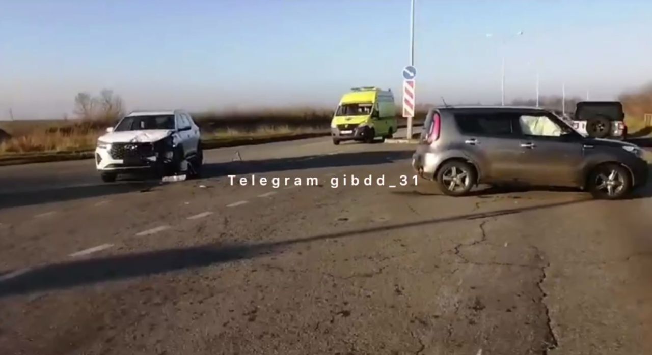 В Белгороде женщина пострадала в столкновении двух машин