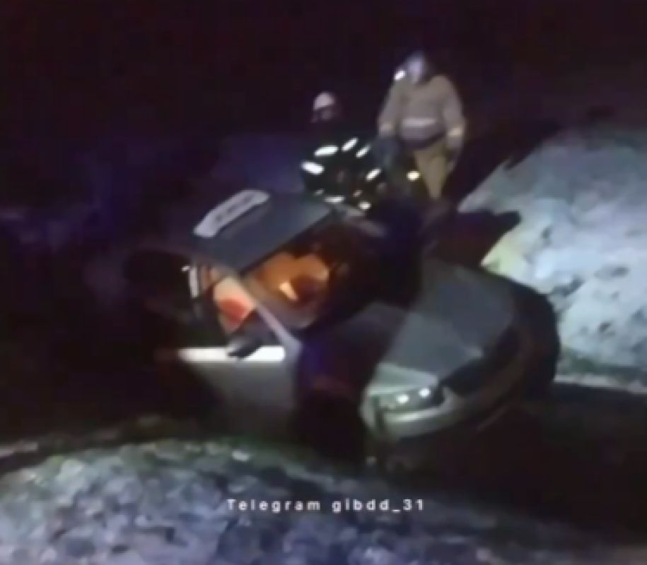 В Белгородской области водителя убило трубой за рулем