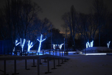 В Белгороде парк «Берега» украшают к Новому году