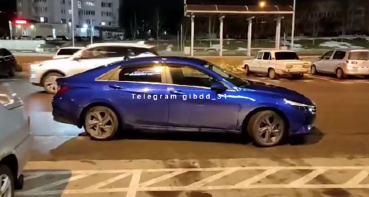 В Старом Осколе ребенок выбежал на дорогу и попал под машину