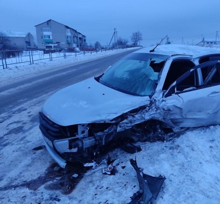 3-летний малыш пострадал в столкновении двух машин