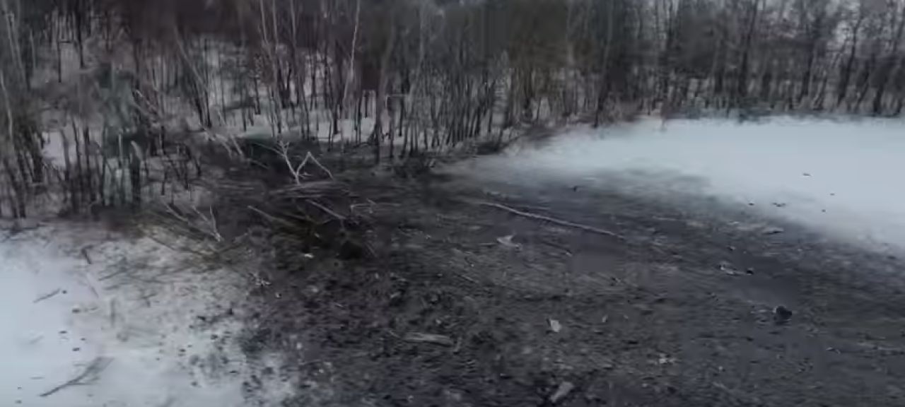 СКР опубликовал страшные кадры с места крушения самолета